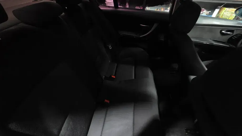 BMW Seria 3 E90/E91/E92/E93 320d — imagine 5