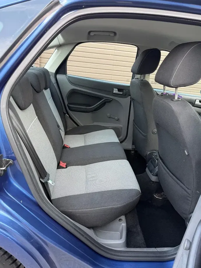 Ford Focus MK2 — imagine 8