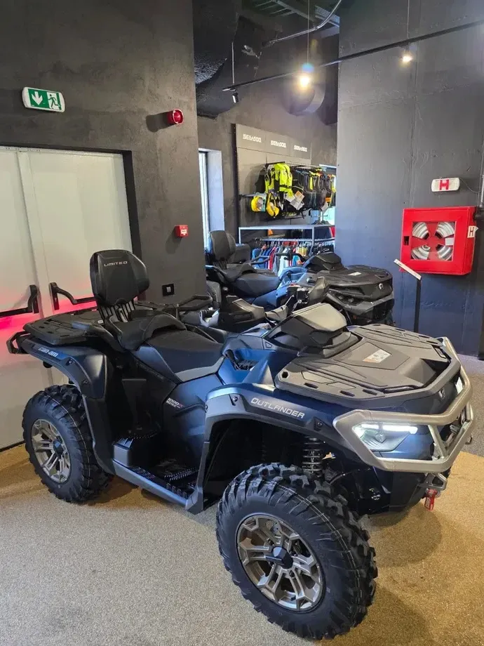 Can-Am Outlander Max — imagine 3
