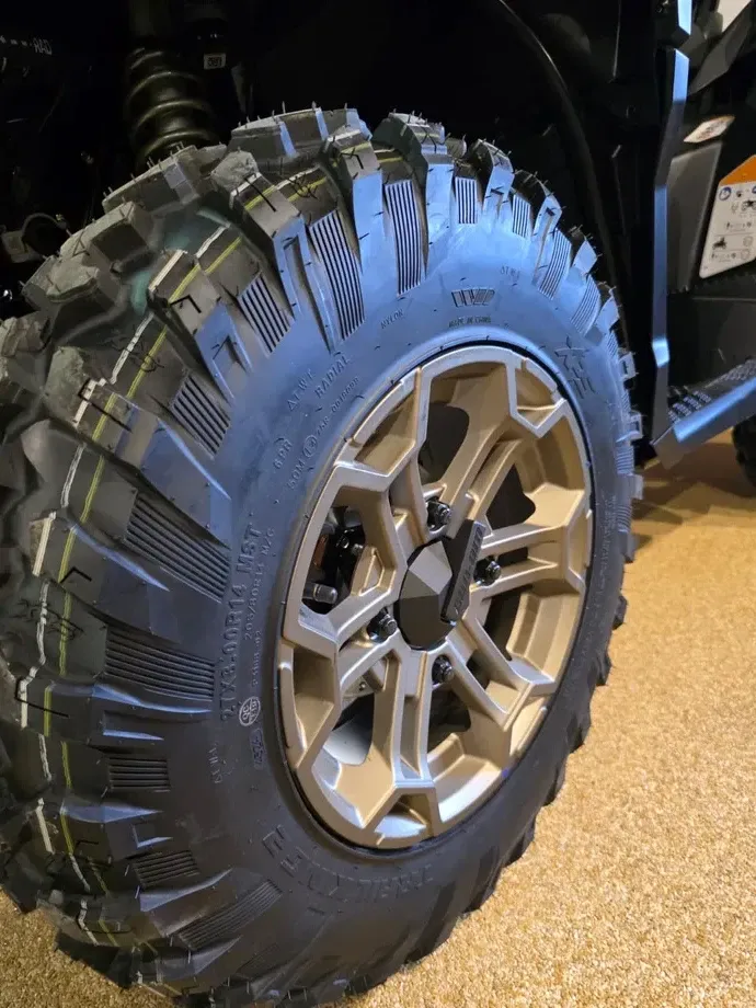 Can-Am Outlander Max — imagine 8