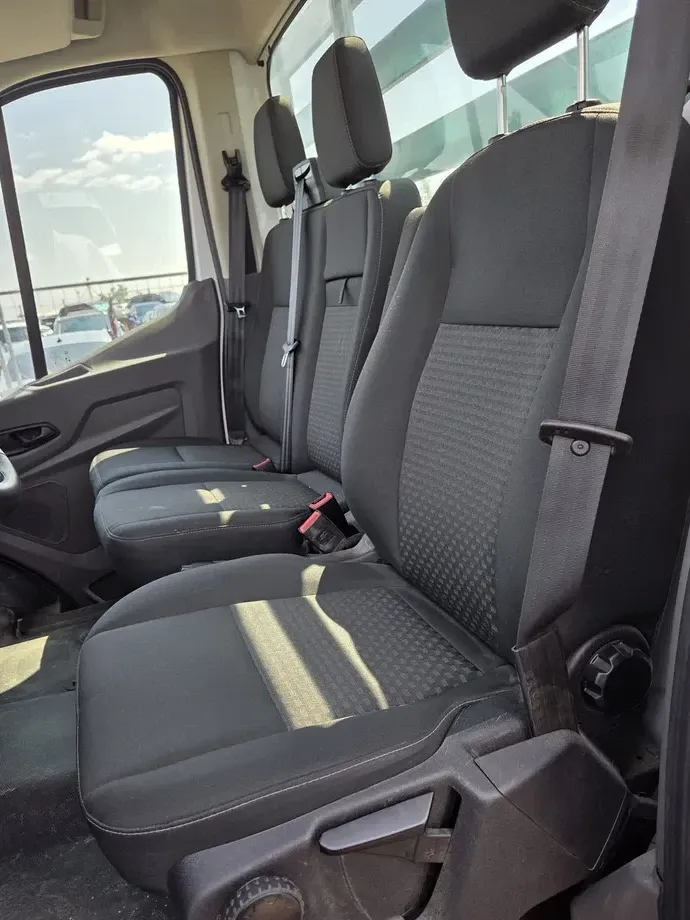 Ford Transit — imagine 10