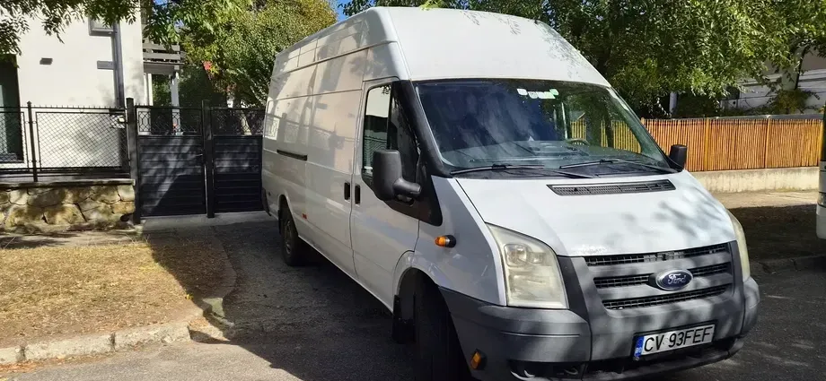 Ford Transit — imagine 3
