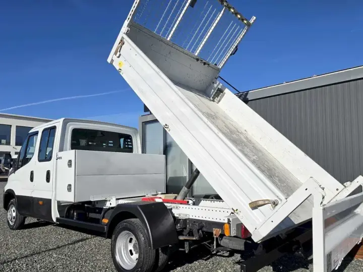 Iveco Daily doka,6 loc. basculabila,punte dubla,140 CP, 105500 km.