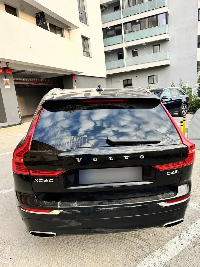 Volvo XC 60 II D4 AWD Inscription — imagine 3