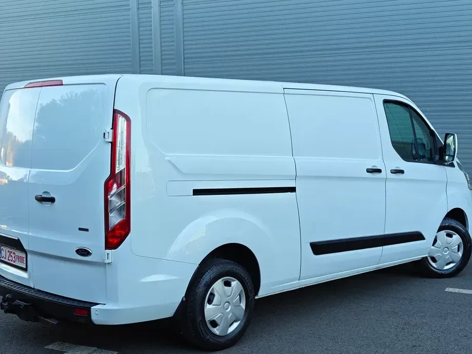 Ford TRANSIT CUSTOM L2H1 — imagine 4