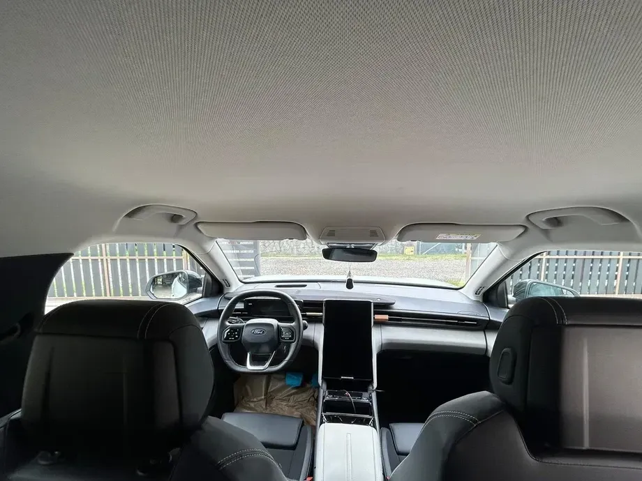 Ford Explorer RWD 77 kWh Extended Range Premium — imagine 6