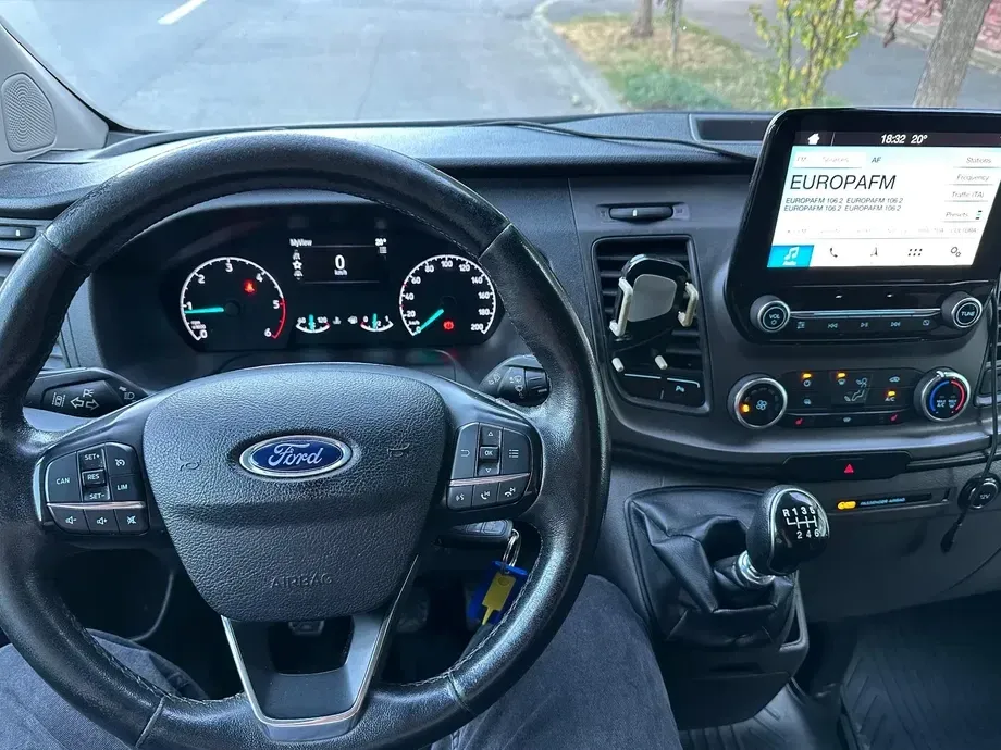 Ford Transit Custom — imagine 4