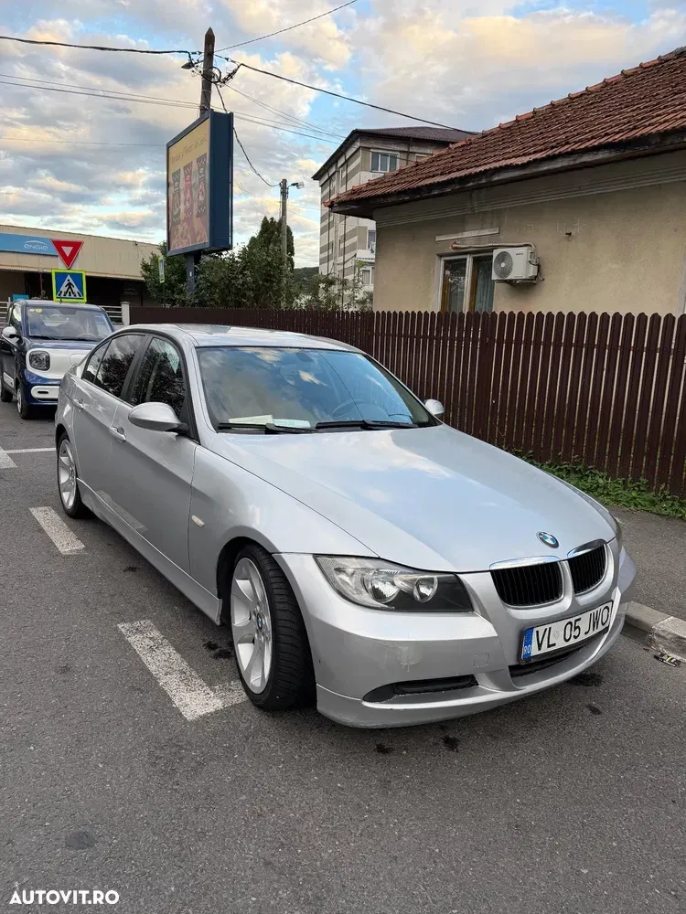 BMW Seria 3 E90/E91/E92/E93 [2005 - 2013] 320d — imagine 3