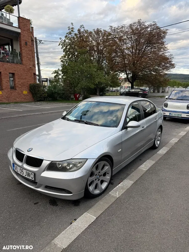 BMW Seria 3 E90/E91/E92/E93 [2005 - 2013] 320d — imagine 2