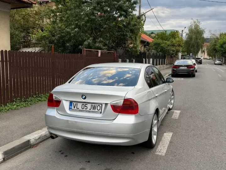 BMW Seria 3 E90/E91/E92/E93 [2005 - 2013] 320d