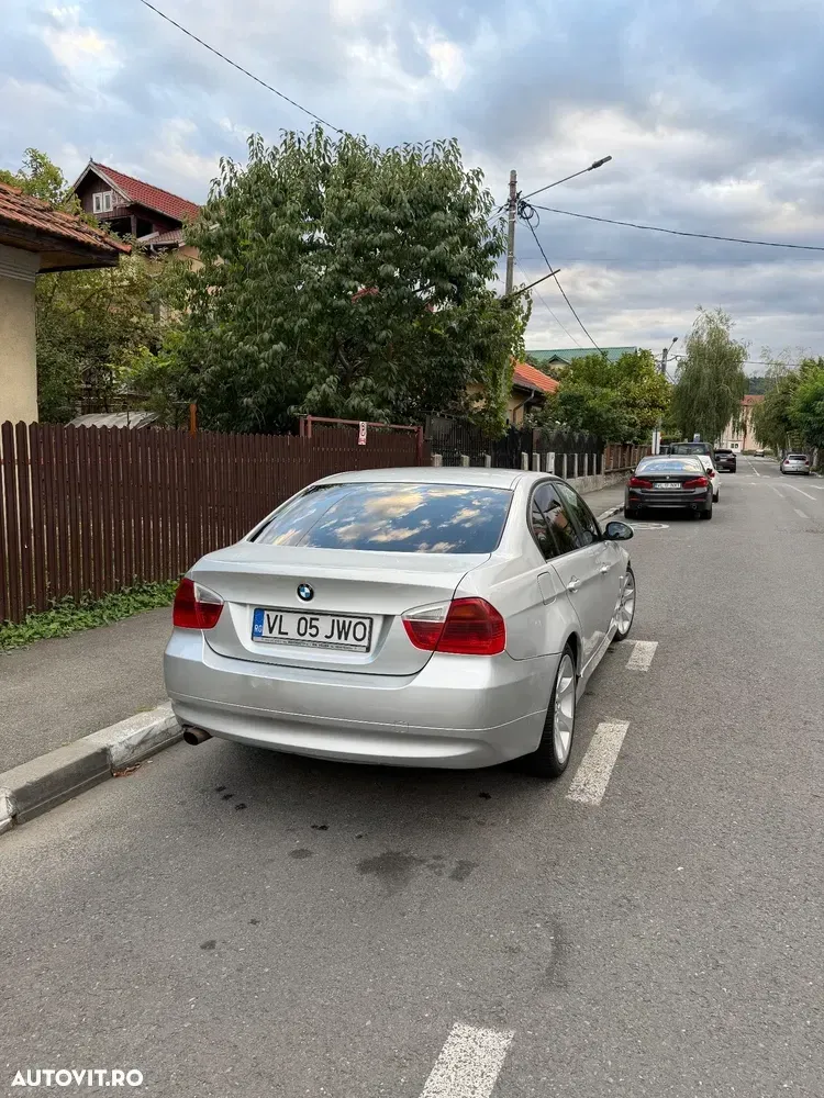 BMW Seria 3 E90/E91/E92/E93 [2005 - 2013] 320d — imagine 4