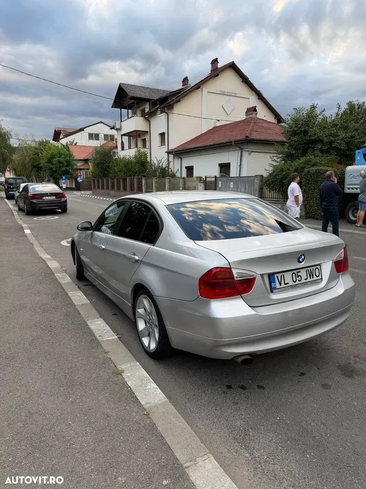 BMW Seria 3 E90/E91/E92/E93 [2005 - 2013] 320d — imagine 5