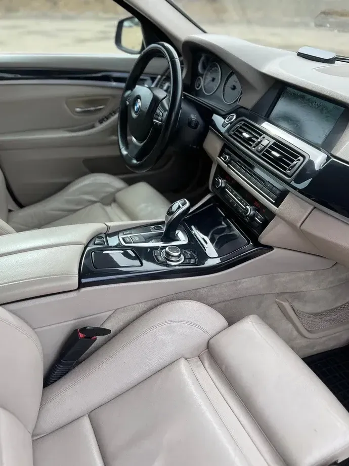 BMW Seria 5 F10/F11/F07 520d — imagine 7