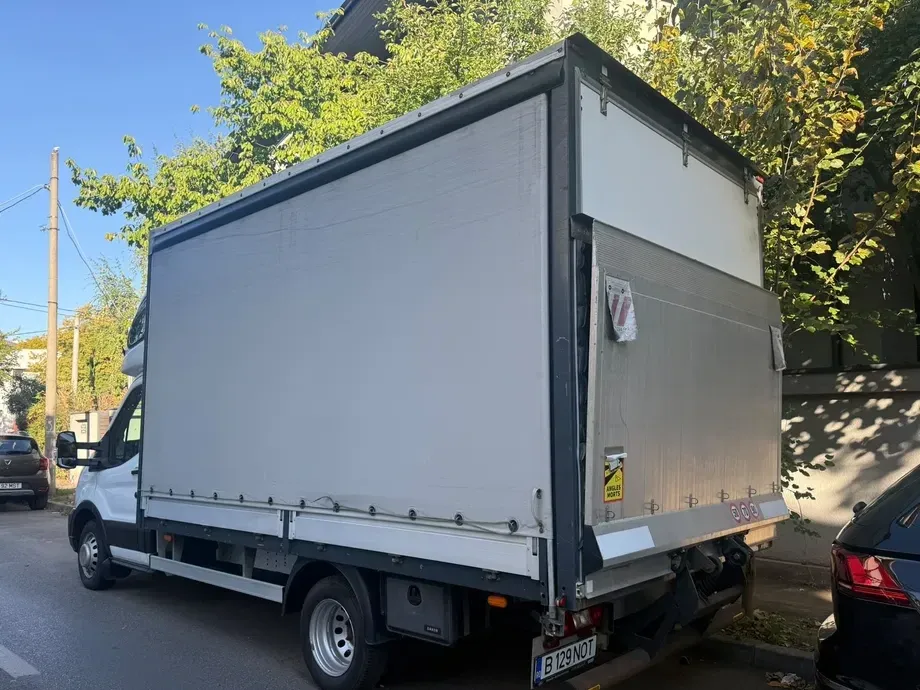 Ford Transit — imagine 3