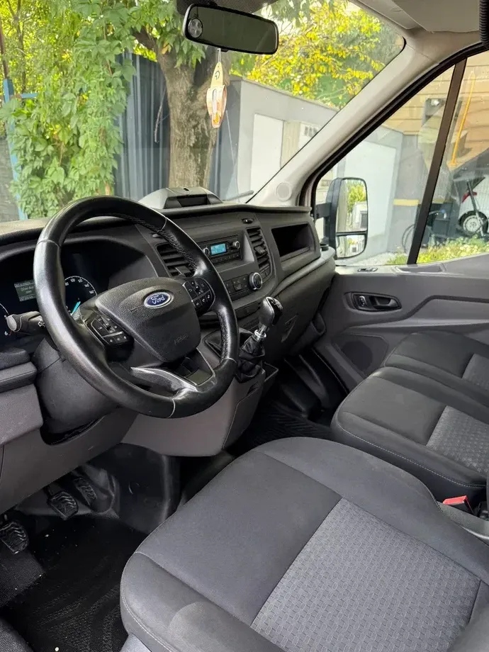 Ford Transit — imagine 4