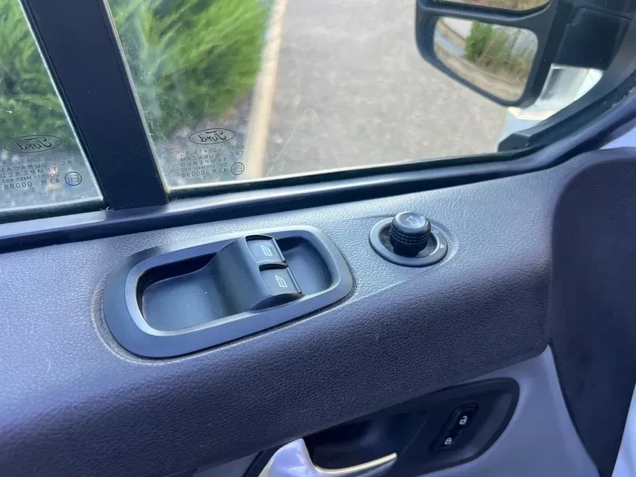 Ford Transit Custom — imagine 9
