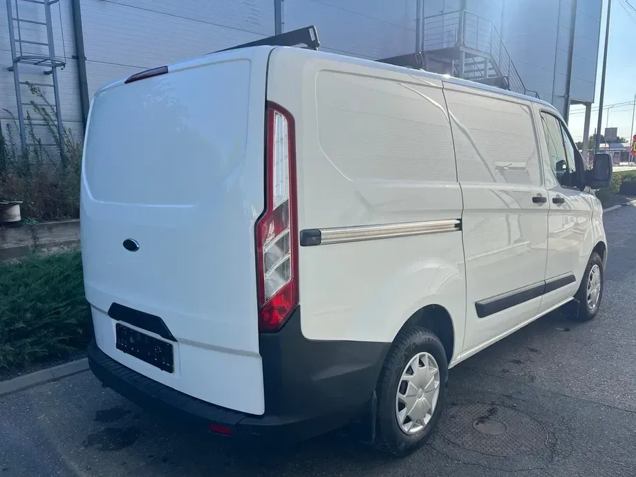 Ford Transit Custom — imagine 3