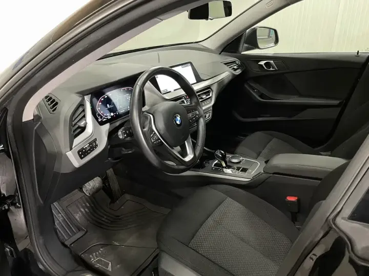 BMW Seria 2 218d Aut. Advantage