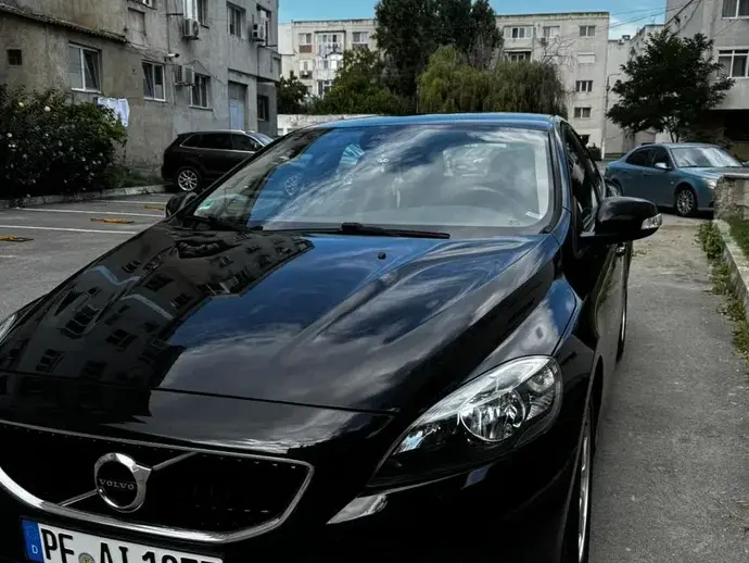 Volvo V40 II