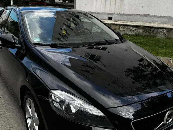 Volvo V40 II