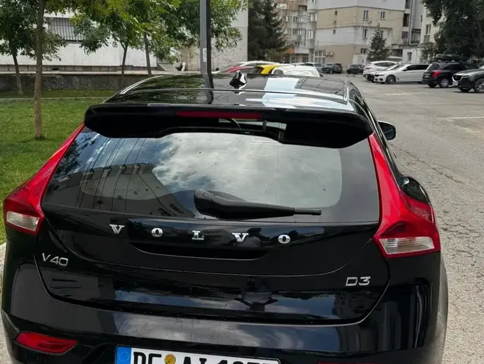 Volvo V40 II