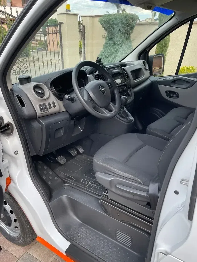 Renault TRAFIC — imagine 6