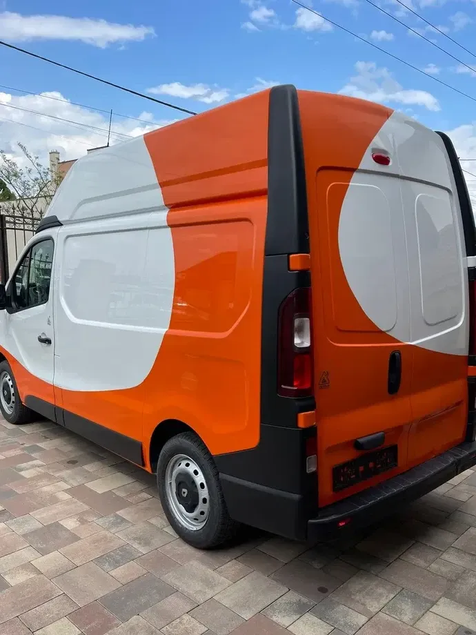 Renault TRAFIC — imagine 3