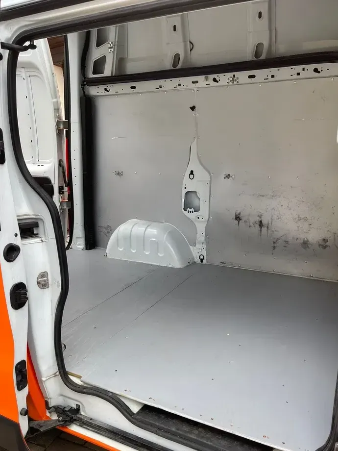 Renault TRAFIC — imagine 7