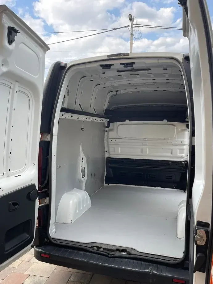 Renault TRAFIC — imagine 4
