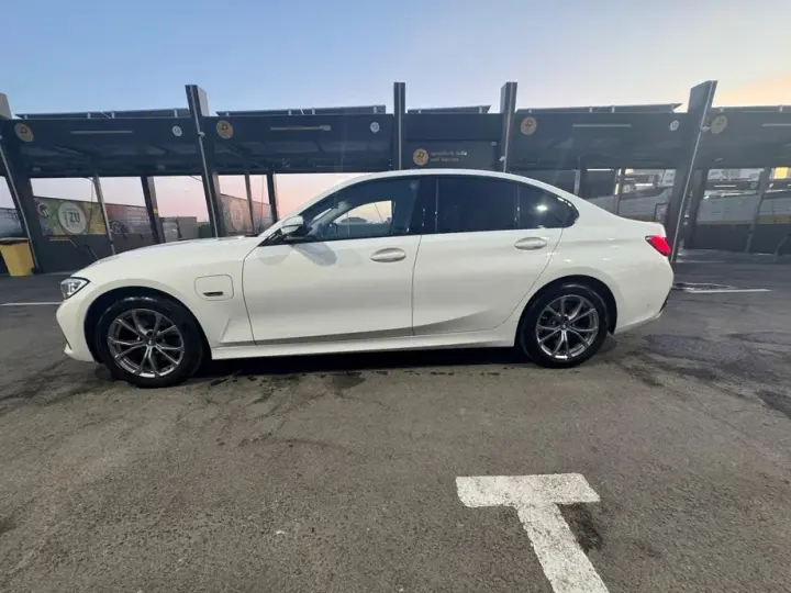 BMW Seria 3 320e Aut. Sport Line