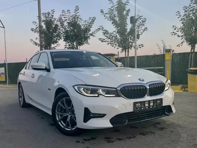 BMW Seria 3 320e Aut. Sport Line