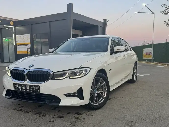 BMW Seria 3 320e Aut. Sport Line