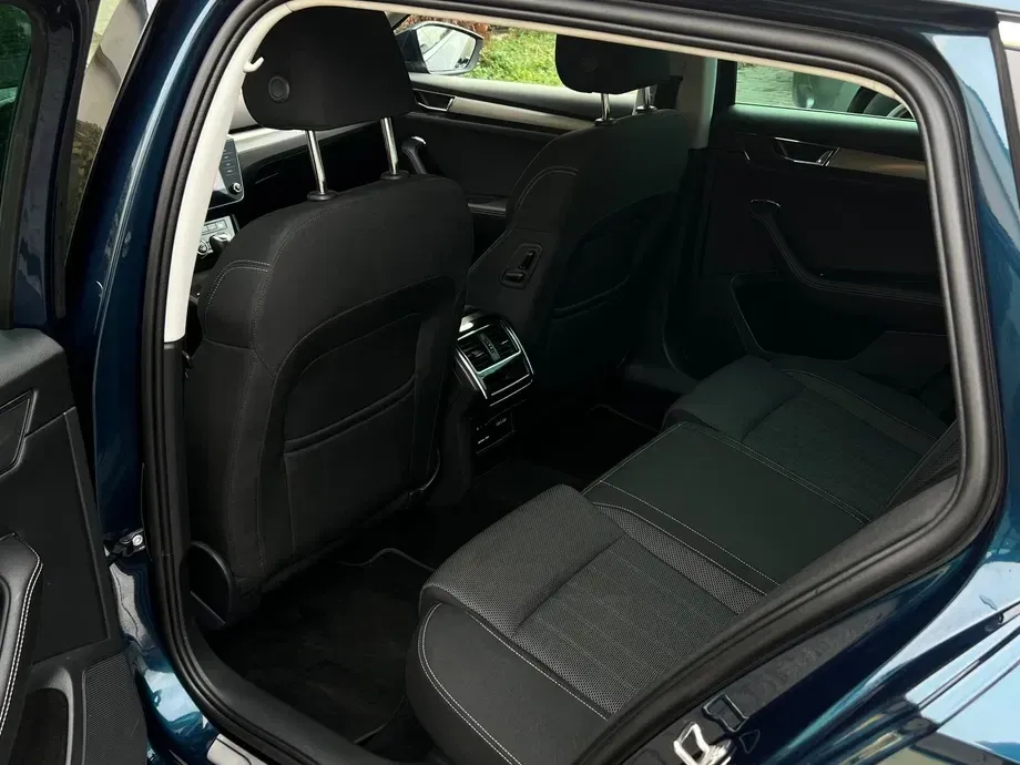 Škoda Superb 2.0 TDI DSG Style — imagine 9