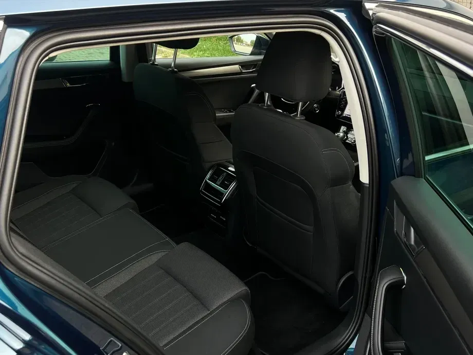 Škoda Superb 2.0 TDI DSG Style — imagine 8