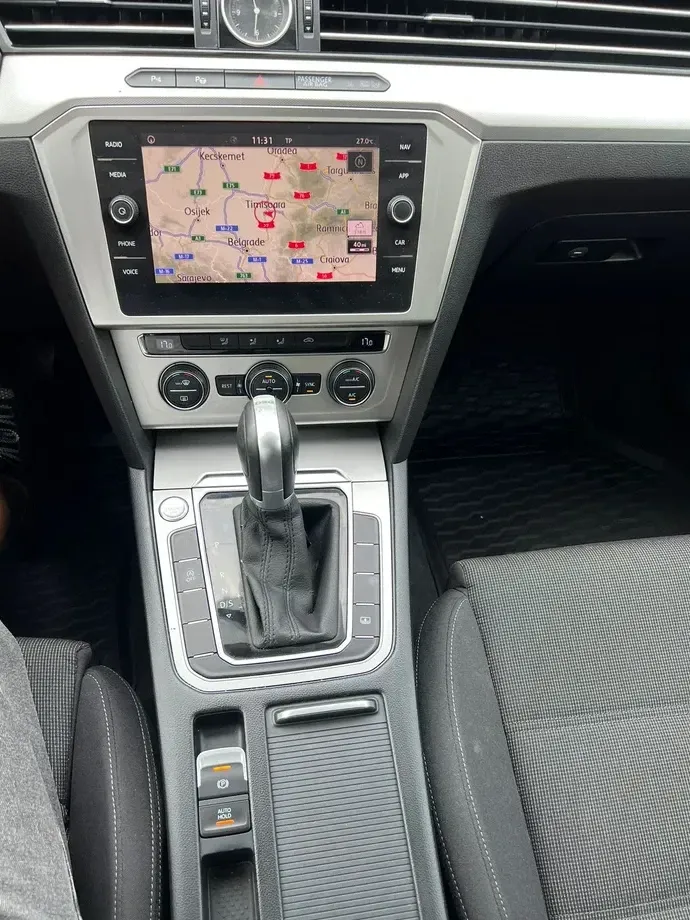 Volkswagen Passat — imagine 8