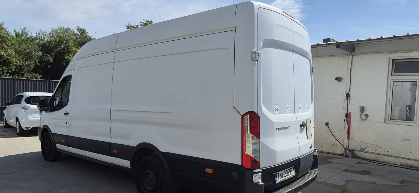 Ford Transit — imagine 10
