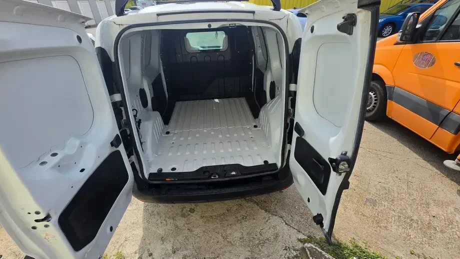 Renault Express — imagine 5