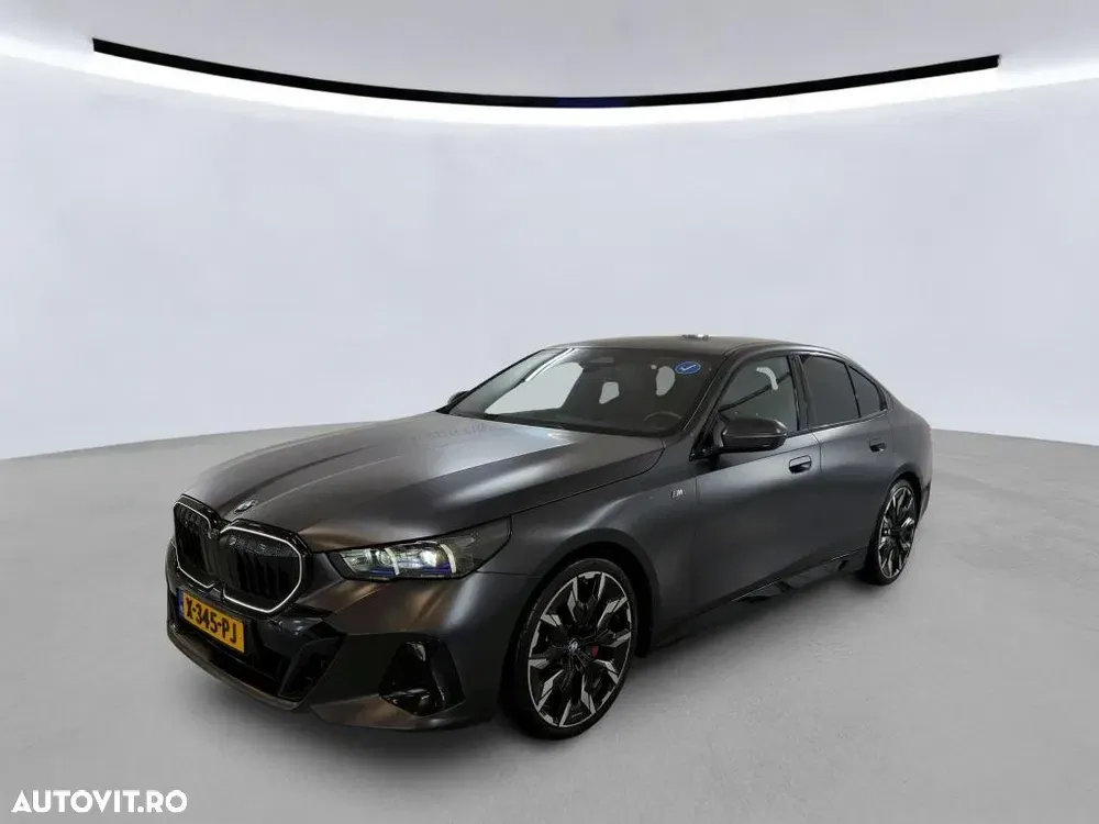 BMW Seria 5 520i AT MHEV — imagine 2