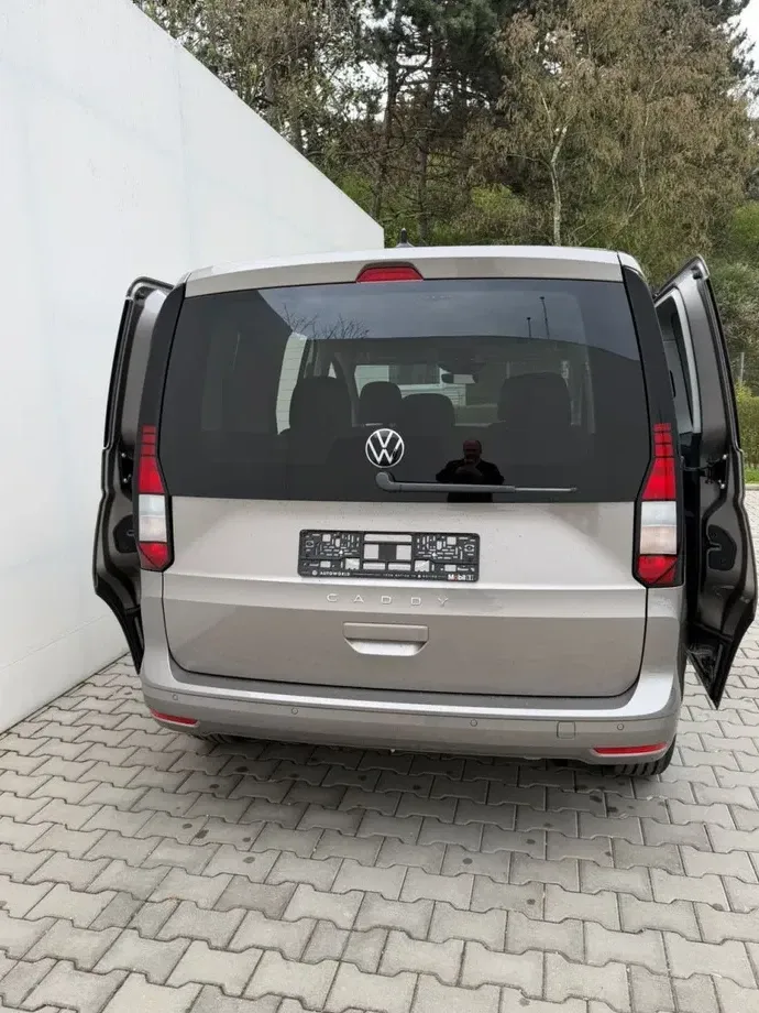 Volkswagen Caddy — imagine 10