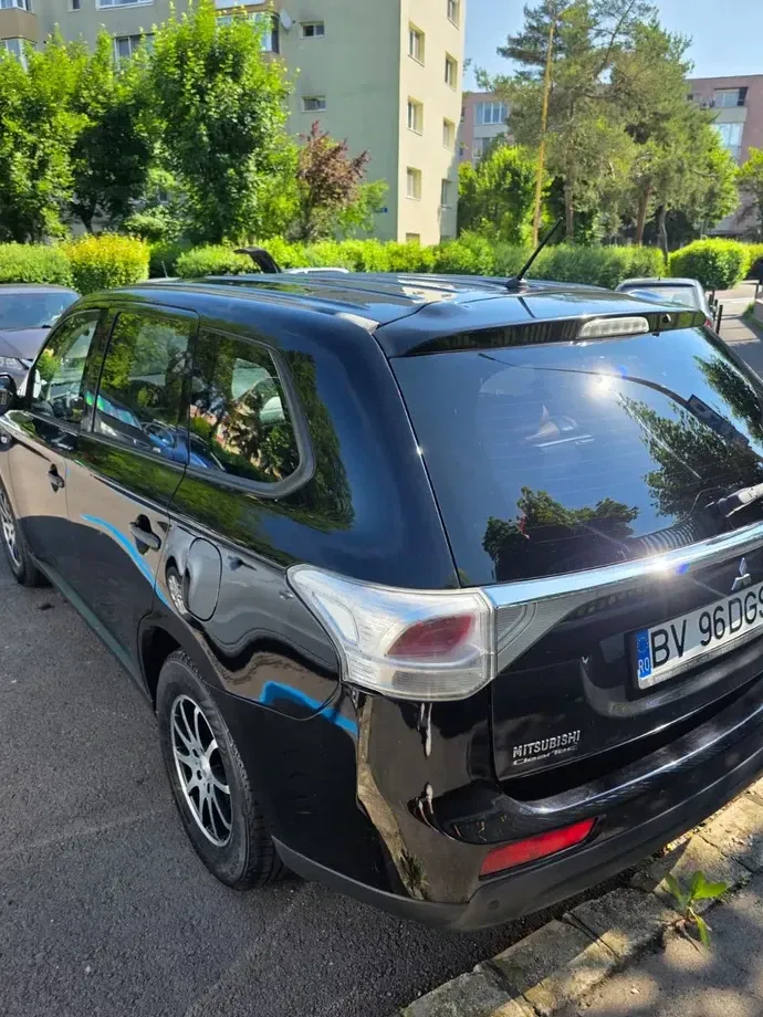 Mitsubishi Outlander III — imagine 10