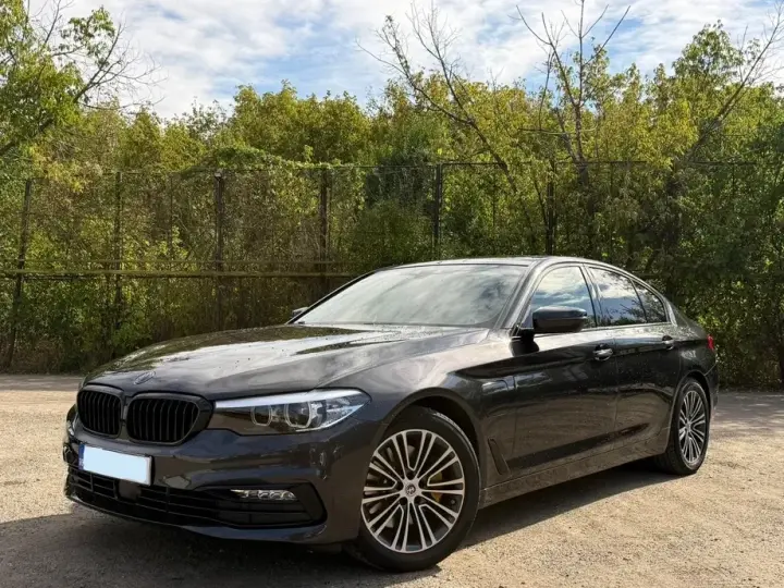 BMW Seria 5 530i AT