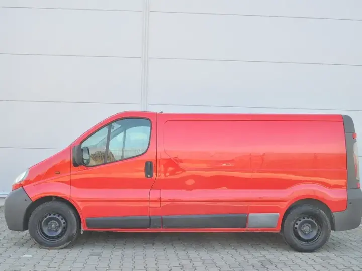 Opel Vivaro 2.5 CDTI L2H1