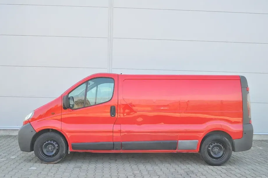 Opel Vivaro 2.5 CDTI L2H1 — imagine 2