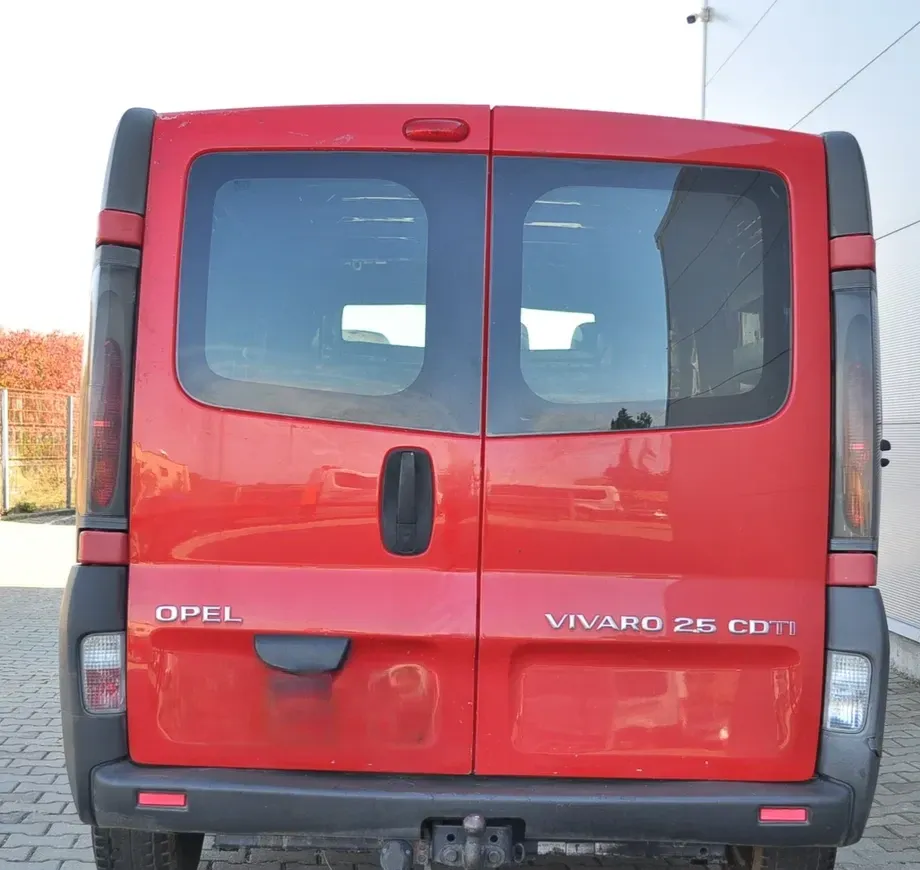 Opel Vivaro 2.5 CDTI L2H1 — imagine 4