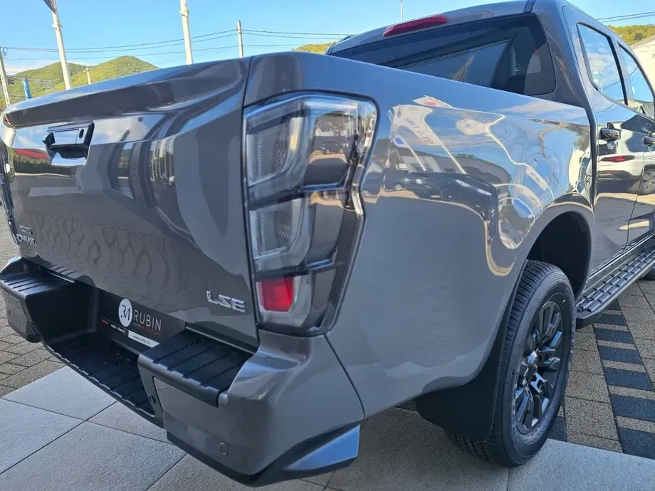 Isuzu D-Max — imagine 8