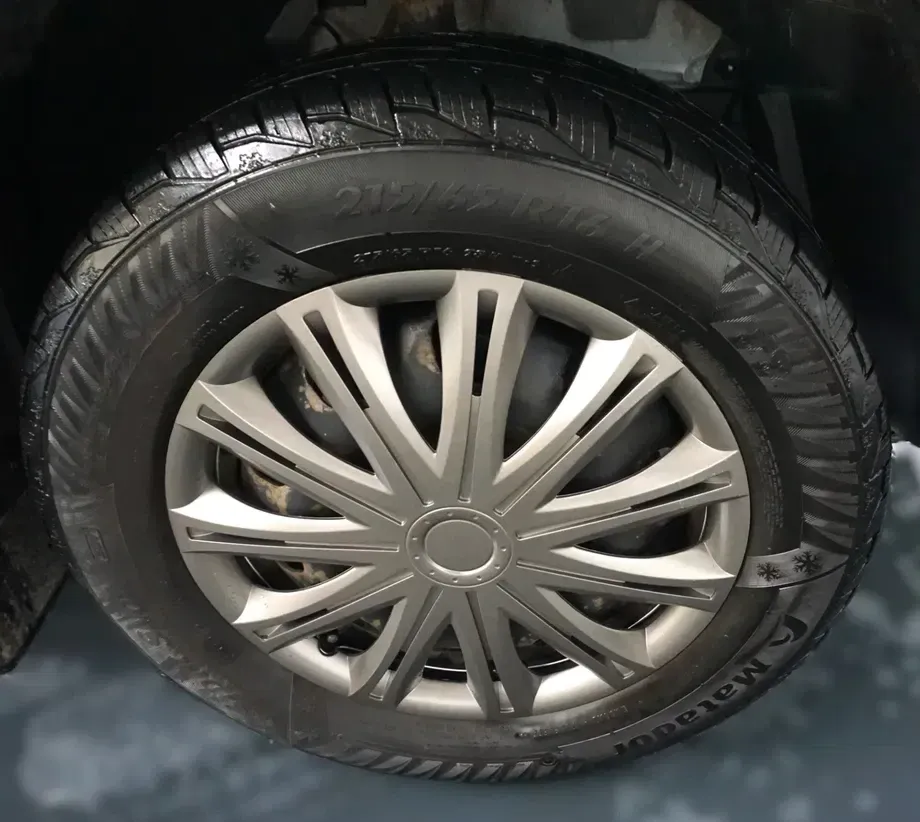 Dacia Duster 1.6 SCe 4WD Comfort — imagine 9