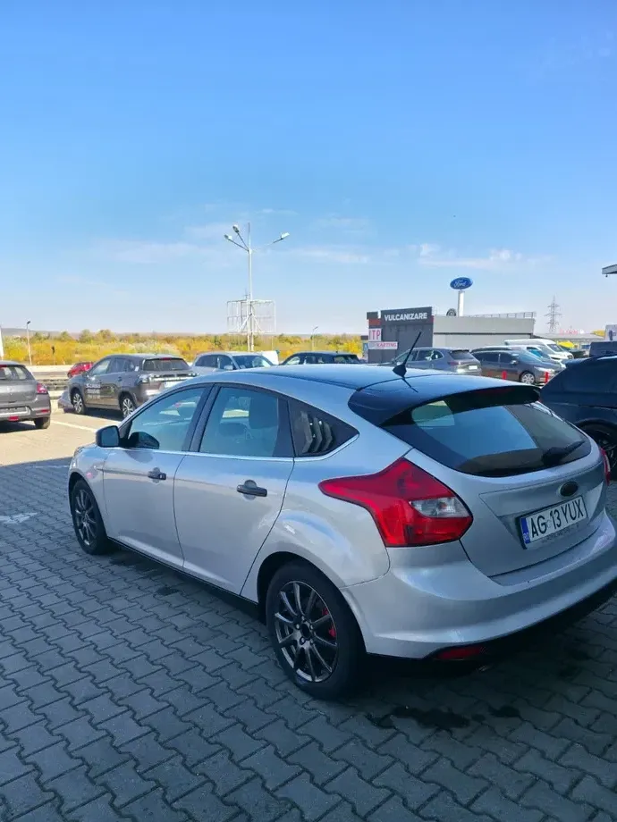 Ford Focus — imagine 6