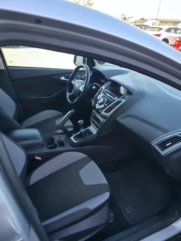 Ford Focus — imagine 7