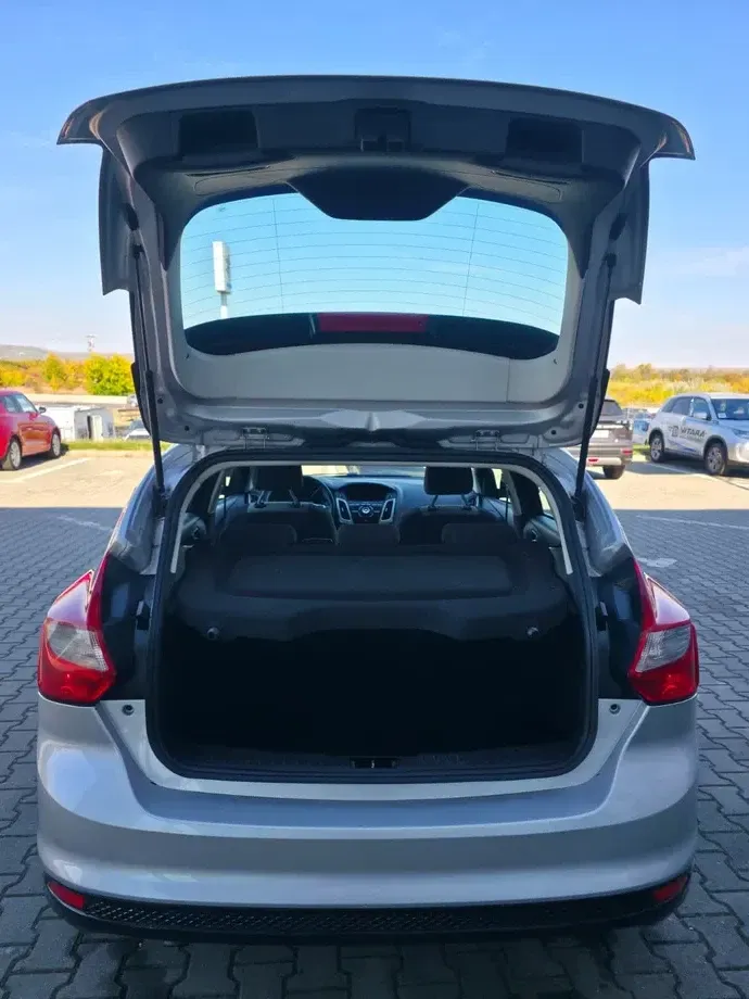 Ford Focus — imagine 5