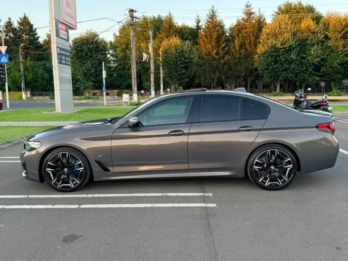 BMW Seria 5 530d xDrive AT MHEV